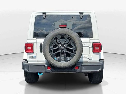 Used 2022 Jeep Wrangler Unlimited Sahara w/ Cold Weather Group AWD/4WD image 4