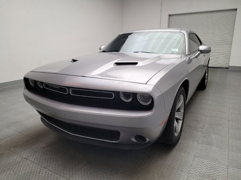 Used 2015 Dodge Challenger SXT RWD image 15