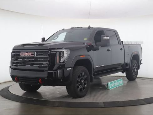 Used 2024 GMC Sierra 2500 AT4 w/ AT4 Premium Plus Package AWD/4WD image 10