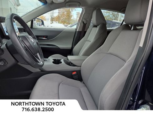 Used 2023 Toyota Venza LE image 36