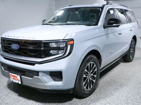Used 2025 Ford Expedition Platinum AWD/4WD image 35