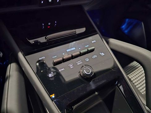 New 2026 Porsche Cayenne Turbo image 35