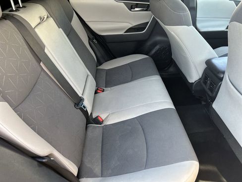 Used 2019 Toyota RAV4 XLE w/ Convenience Package image 12