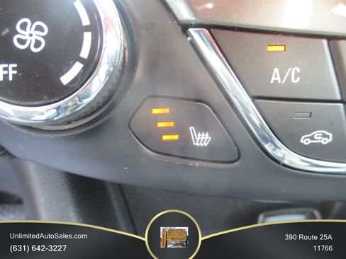 Used 2017 Chevrolet Cruze LT w/ Convenience Package FWD image 8