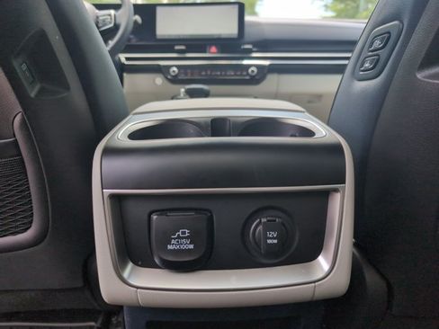 Used 2025 Kia Carnival SX Prestige FWD image 20