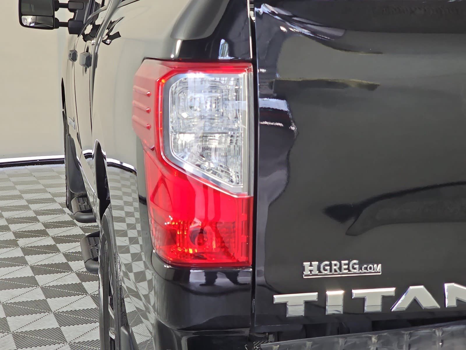 Used 2023 Nissan Titan SV w/ SV Convenience Package RWD image 29