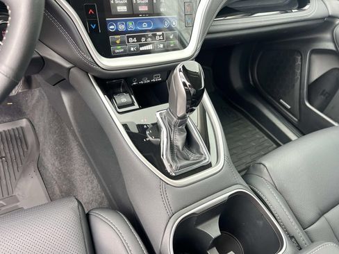 Certified 2025 Subaru Outback Limited image 30