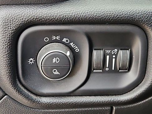 Used 2025 RAM 1500 Laramie AWD/4WD image 20