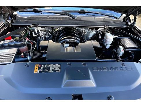 Used 2017 Chevrolet Suburban Premier image 10