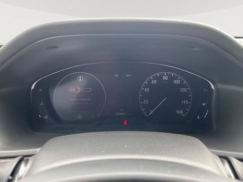 Used 2018 Honda Accord Touring image 2