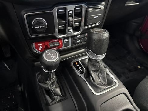 Used 2024 Jeep Gladiator Sport AWD/4WD image 20