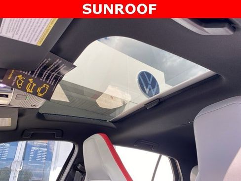 New 2025 Volkswagen GTI SE image 5