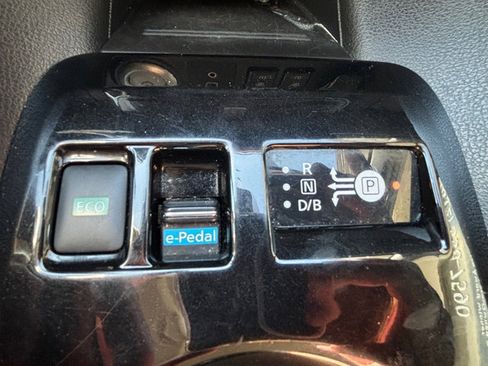 Used 2019 Nissan Leaf SL Plus w/ Protection Package image 19