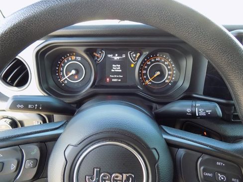 Certified 2024 Jeep Gladiator Sport image 18