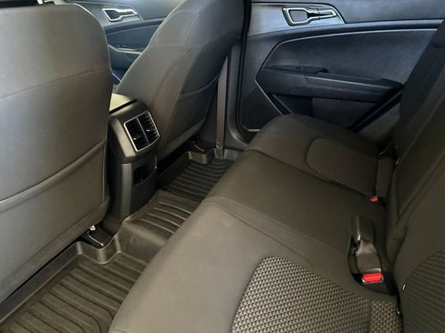 Used 2023 Kia Sportage LX AWD/4WD image 11