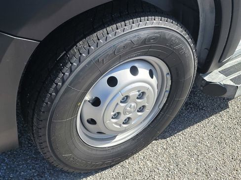 Used 2023 RAM ProMaster 2500 image 11