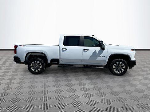 Used 2024 Chevrolet Silverado 2500 Custom w/ Custom Value Package AWD/4WD image 8