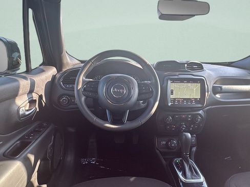 Used 2022 Jeep Renegade Altitude AWD/4WD image 12