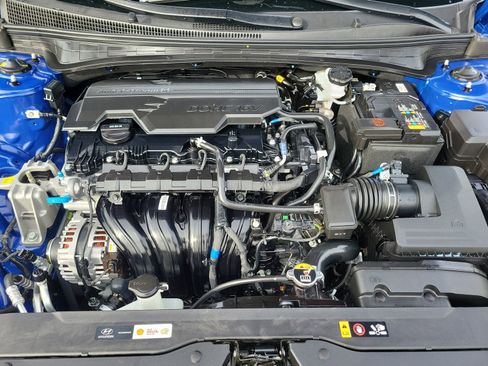 Certified 2025 Hyundai Elantra Sport image 31