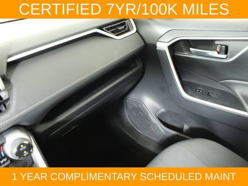 Used 2025 Toyota RAV4 XLE AWD/4WD image 15