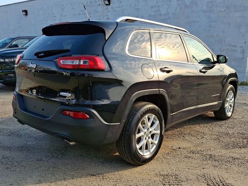 Used 2014 Jeep Cherokee Latitude w/ Comfort/Convenience Group AWD/4WD image 3