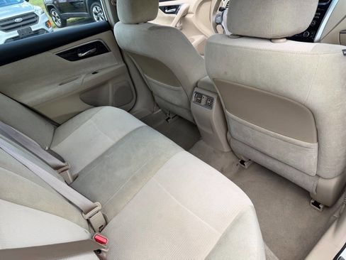 Used 2013 Nissan Altima 2.5 SV image 21