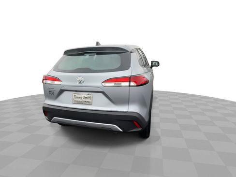 Used 2025 Toyota Corolla Cross L image 8
