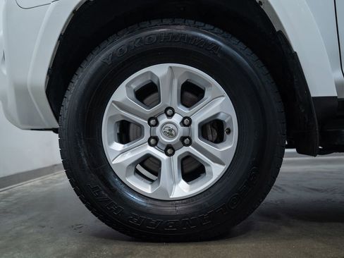 Used 2024 Toyota 4Runner SR5 AWD/4WD image 11