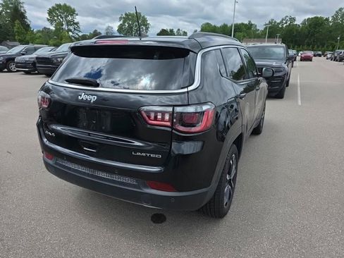 Used 2023 Jeep Compass Limited w/ Sun and Sound Group AWD/4WD image 3