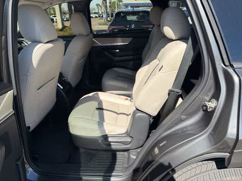 Used 2024 MAZDA CX-90 3.3 Turbo w/ Preferred Package AWD/4WD image 16