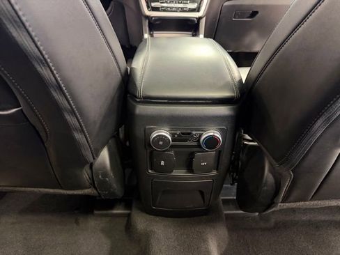 Used 2022 Ford Explorer XLT w/ Equipment Group 202A AWD/4WD image 33