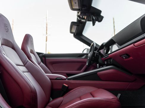 Certified 2022 Porsche 911 Carrera image 32