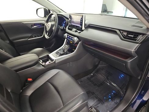 Used 2020 Toyota RAV4 Limited AWD/4WD image 36