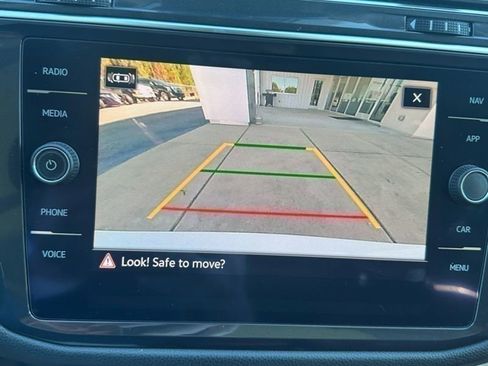 Used 2021 Volkswagen Tiguan SEL image 16