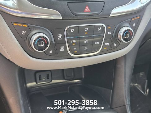Used 2018 Chevrolet Equinox Premier FWD image 19
