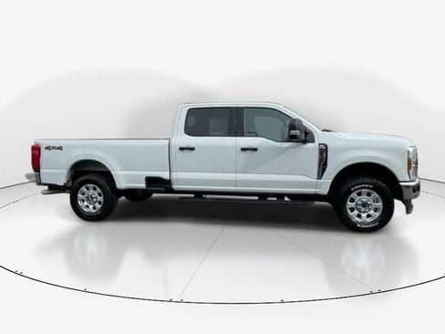 Used 2024 Ford F250 XLT image 2