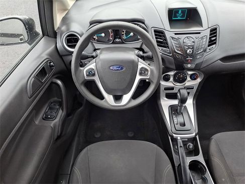 Used 2017 Ford Fiesta SE image 11