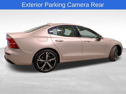 Used 2024 Volvo S60 B5 Plus image 8