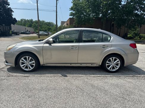 Used 2014 Subaru Legacy 2.5i Premium AWD/4WD image 8