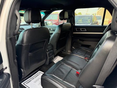 Used 2016 Ford Explorer XLT w/ Equipment Group 202A image 12