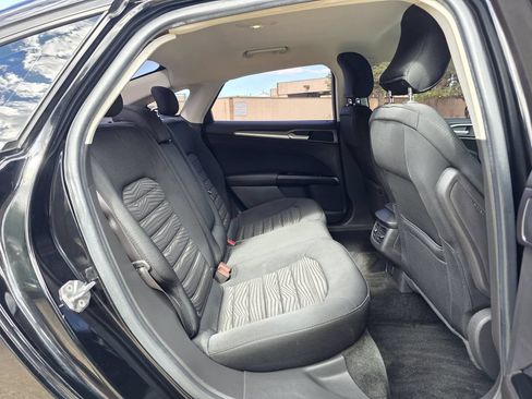 Used 2016 Ford Fusion SE FWD image 17