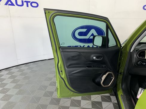 Used 2016 Jeep Renegade 75th Anniversary AWD/4WD image 13