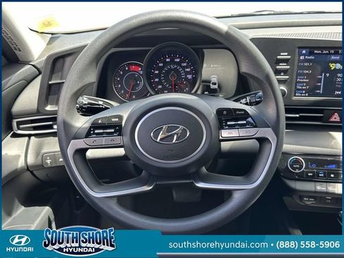Certified 2023 Hyundai Elantra SEL FWD image 15
