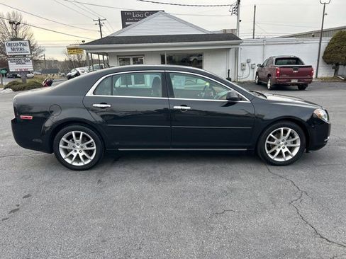 Used 2010 Chevrolet Malibu LTZ image 7