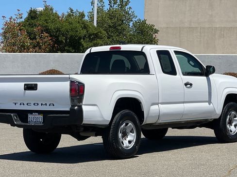 Used 2022 Toyota Tacoma SR RWD image 2