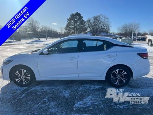 Used 2025 Nissan Sentra SV image 3