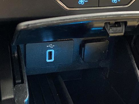 Used 2017 Ford Explorer XLT w/ Equipment Group 202A image 23