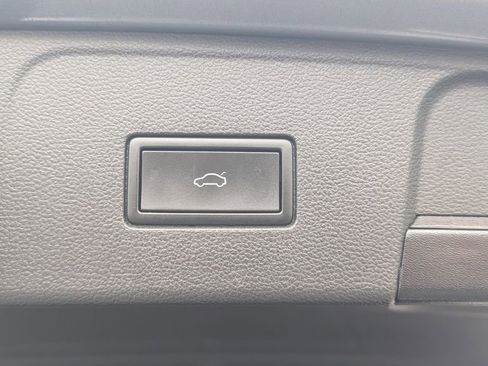 Used 2024 Volkswagen Atlas SE AWD/4WD image 13