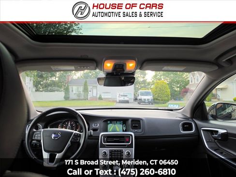 Used 2017 Volvo V60 T5 Cross Country w/ Climate Package AWD/4WD image 24