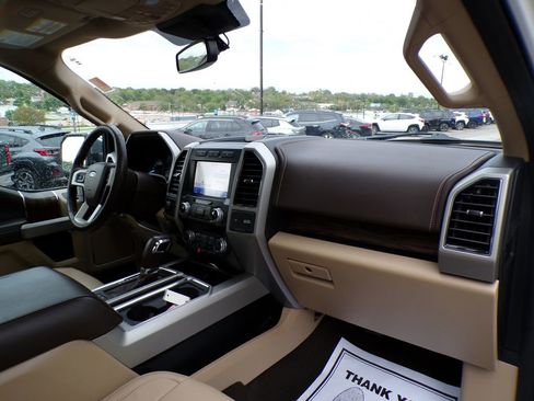 Used 2019 Ford F150 Lariat w/ Equipment Group 502A Luxury AWD/4WD image 16